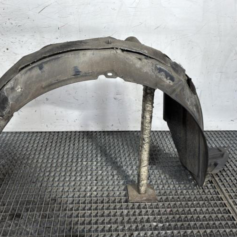 Pare boue avant droit TOYOTA YARIS 2 Photo n°1