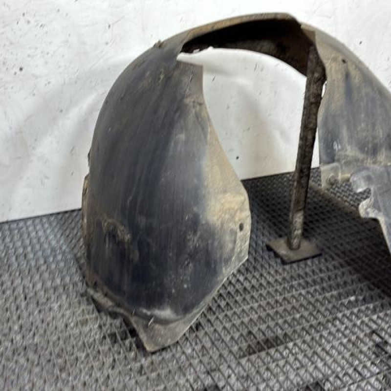 Pare boue avant gauche VOLKSWAGEN JETTA 3 Photo n°2