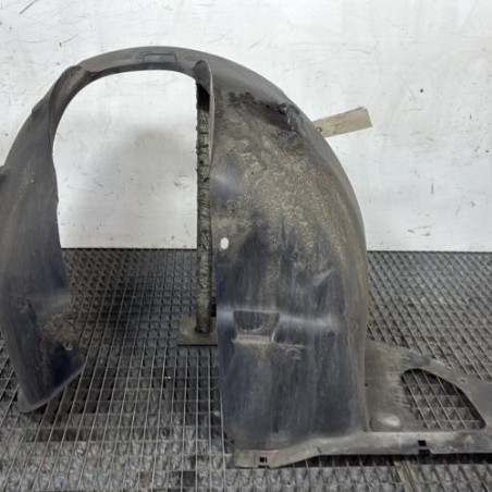 Pare boue avant gauche PEUGEOT 208 1
