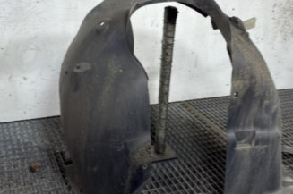 Pare boue avant gauche PEUGEOT 208 1