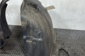 Pare boue avant gauche PEUGEOT 208 1