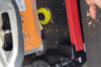 Pare boue avant gauche PEUGEOT 208 1