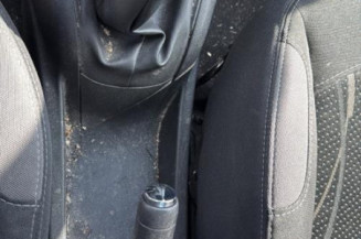 Pare boue avant gauche PEUGEOT 208 1