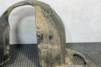 Pare boue avant gauche PEUGEOT 208 1