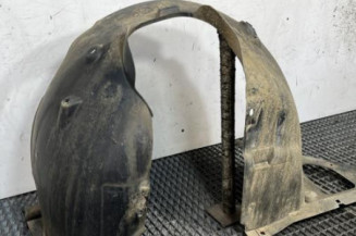 Pare boue avant gauche PEUGEOT 208 1