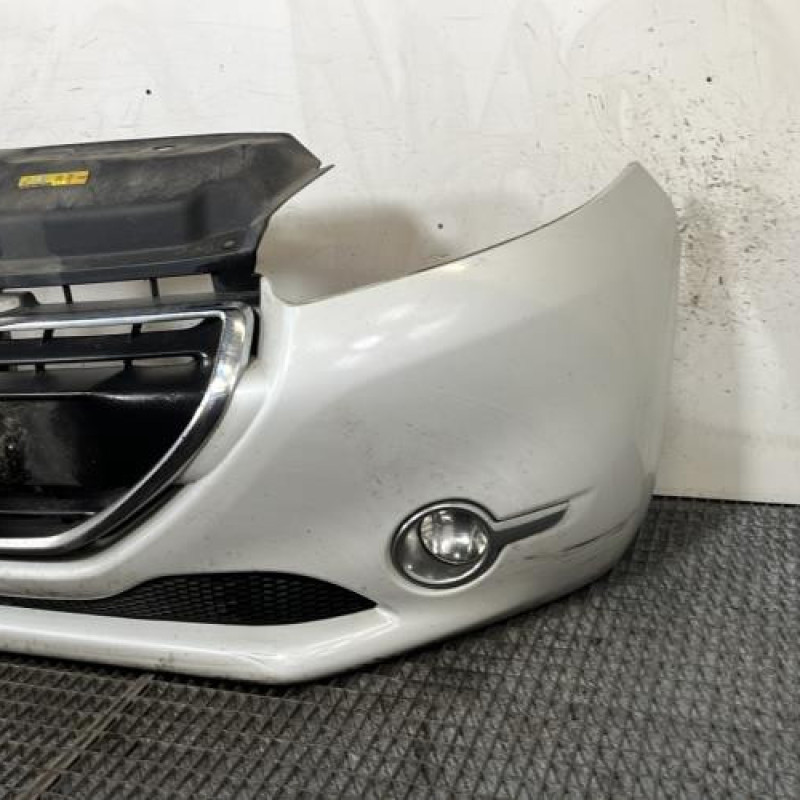 Pare choc avant PEUGEOT 208 1 Photo n°3