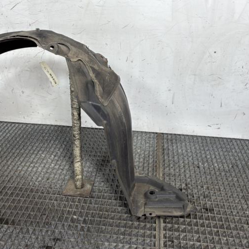 Pare boue avant gauche TOYOTA YARIS 2 Photo n°4