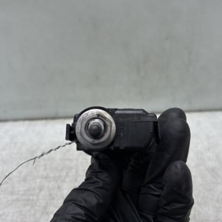 Actionneur verrou trappe d'essence RENAULT MEGANE 4