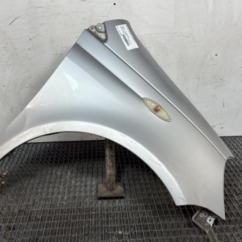 Aile avant droit TOYOTA YARIS 1 Photo n°1