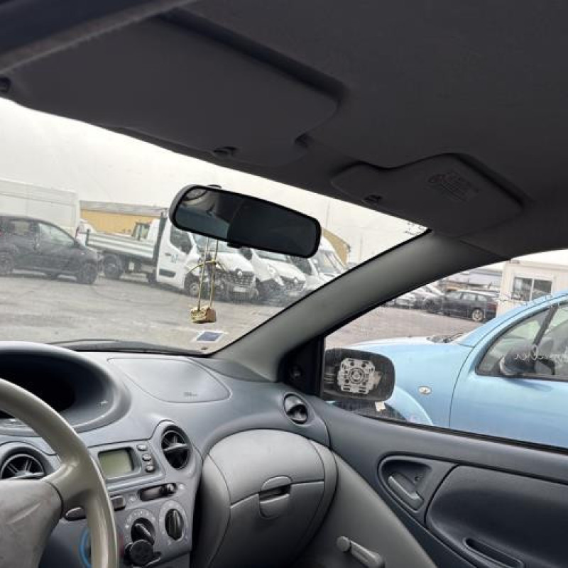 Aile avant droit TOYOTA YARIS 1 Photo n°16