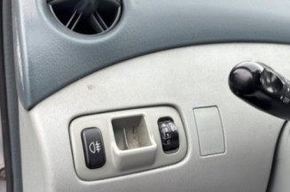 Aile avant droit TOYOTA YARIS 1