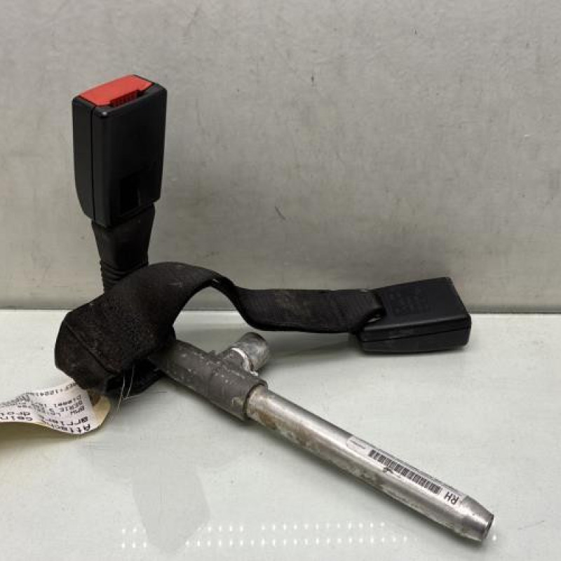 Attache ceinture arriere droit BMW SERIE 3 E90 Photo n°1