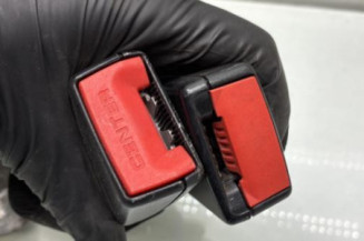 Attache ceinture arriere droit BMW SERIE 3 E90