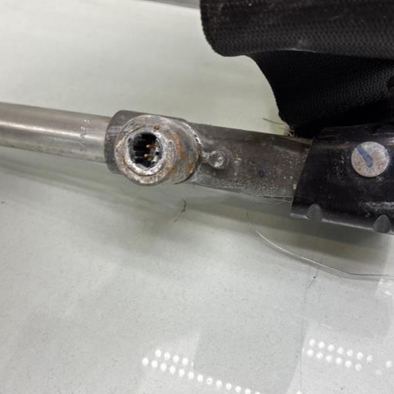 Attache ceinture arriere droit BMW SERIE 3 E90 Photo n°3