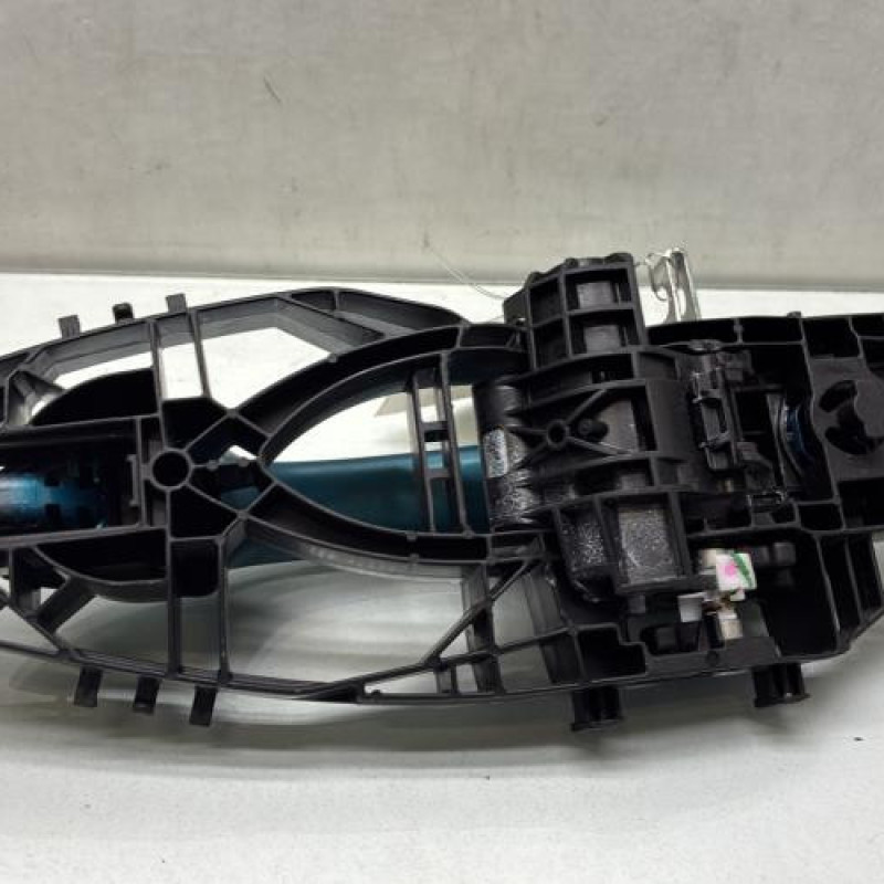 Poignee porte avant droit FORD FIESTA 7 Photo n°4