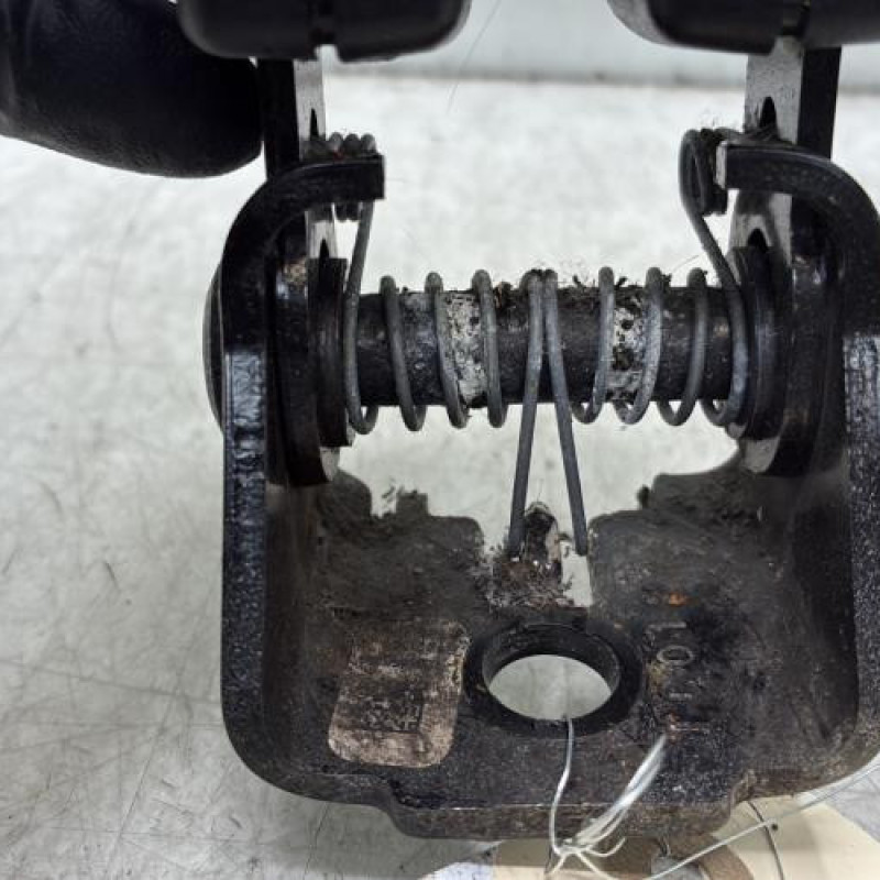 Attache ceinture arriere droit BMW X3 F25 Photo n°4