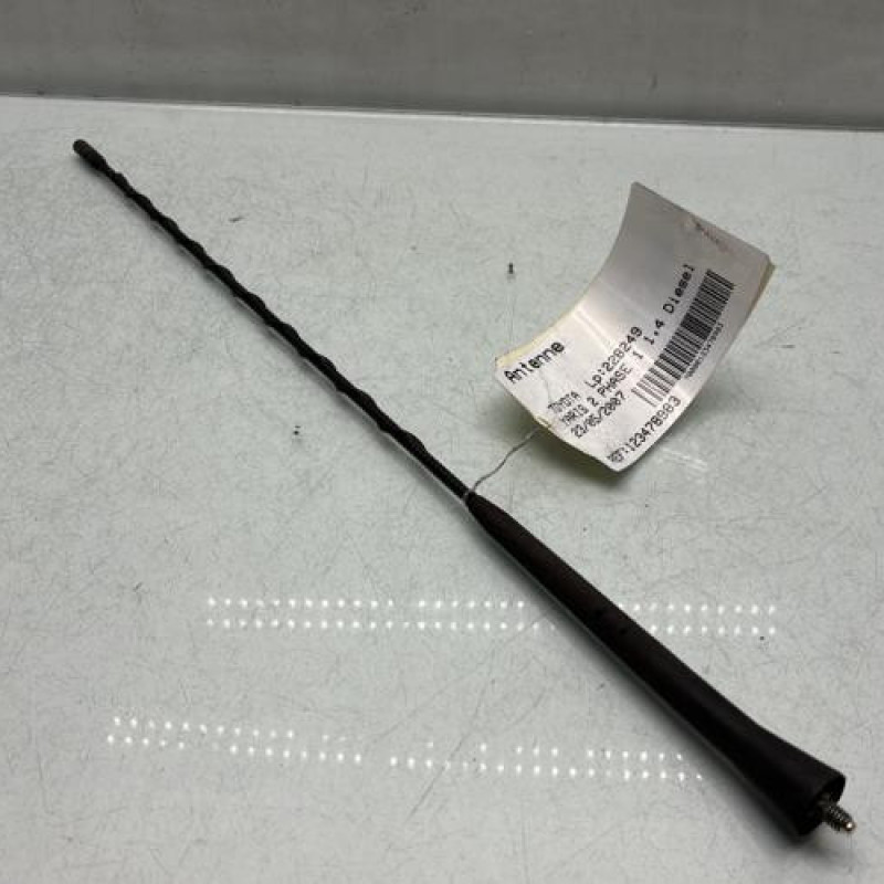 Antenne TOYOTA YARIS 2 Photo n°3