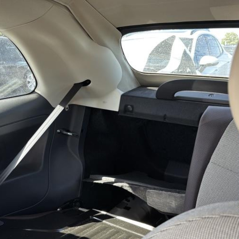 Attache ceinture arriere droit FIAT 500 2 Photo n°14