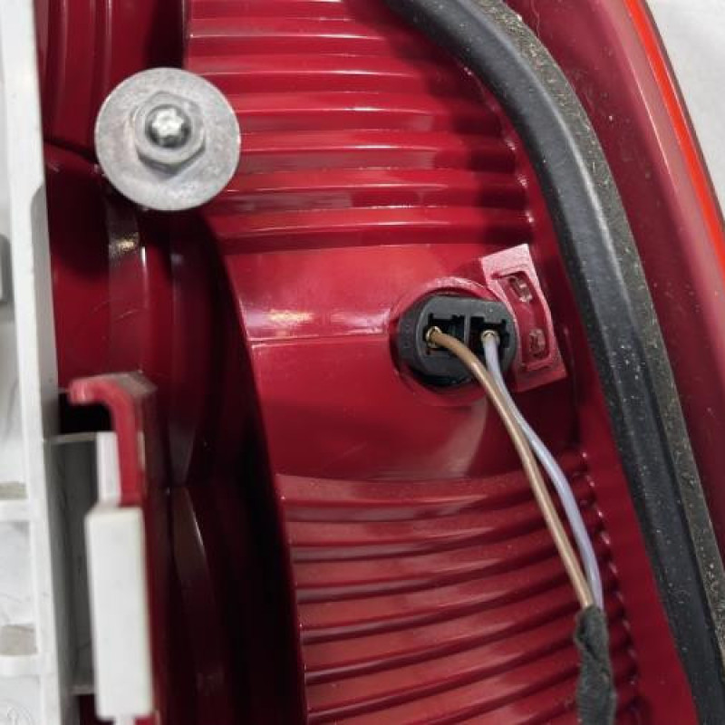 Feu arriere principal gauche (feux) SKODA OCTAVIA 2 Photo n°4