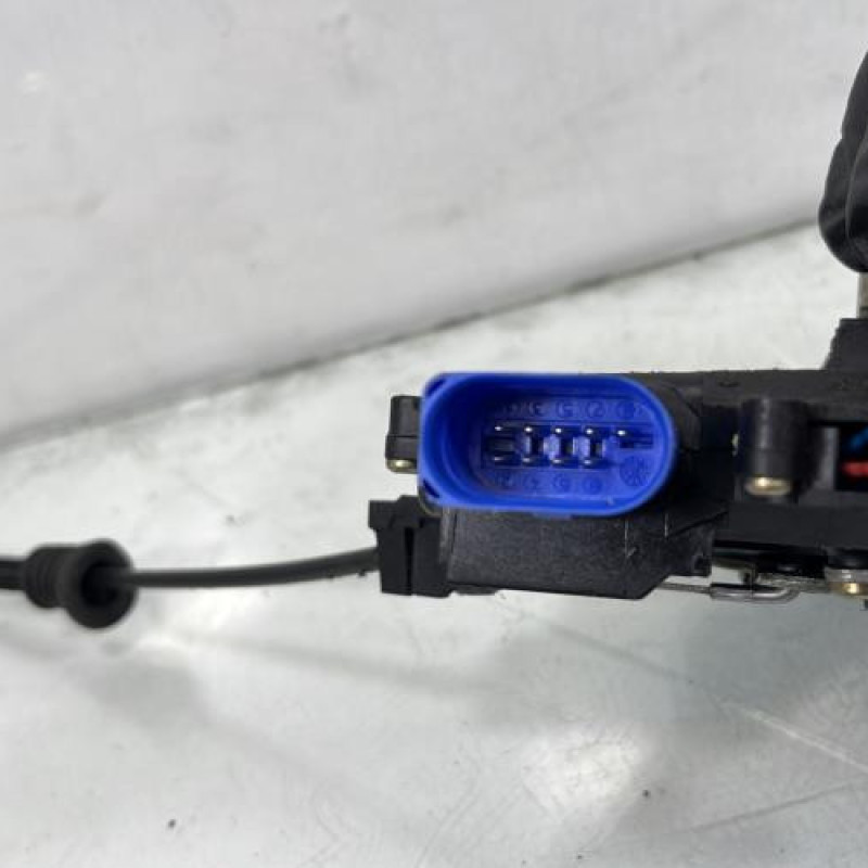 Serrure avant gauche SKODA OCTAVIA 2 Photo n°4