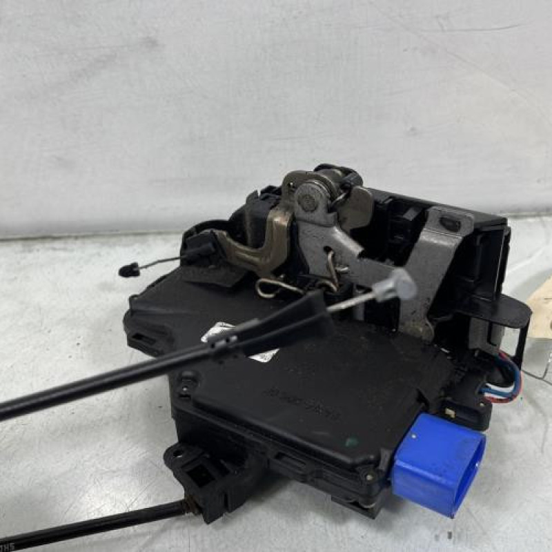 Serrure avant gauche SKODA OCTAVIA 2 Photo n°5