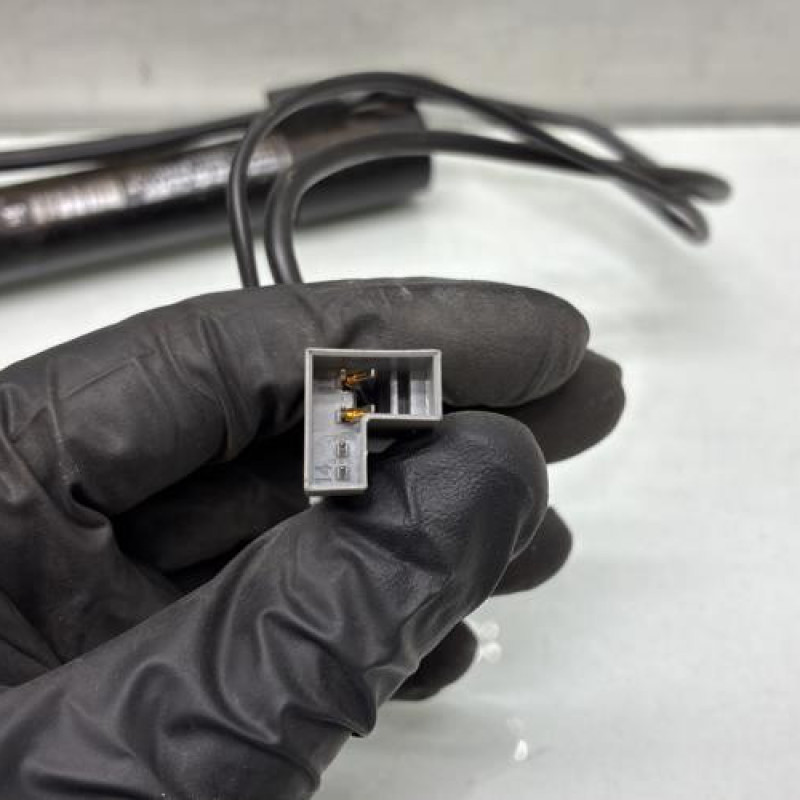 Pretensionneur de ceinture avant droit BMW SERIE 3 E90 Photo n°3