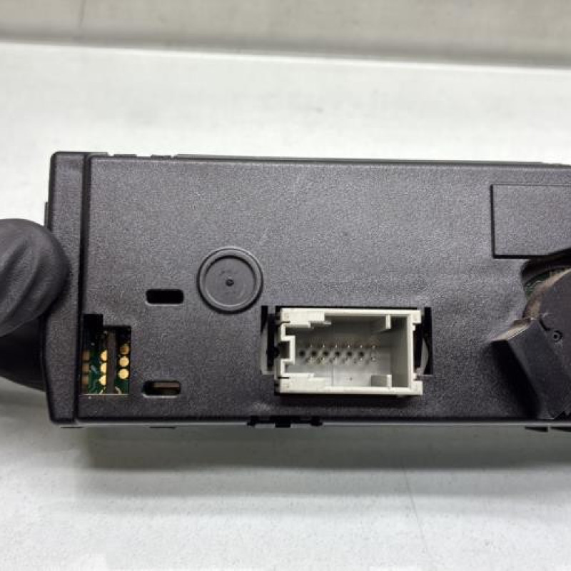 Commande chauffage BMW SERIE 3 E90 Photo n°4