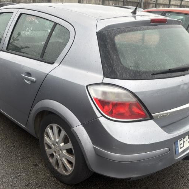 Serrure avant gauche OPEL ASTRA H Photo n°8