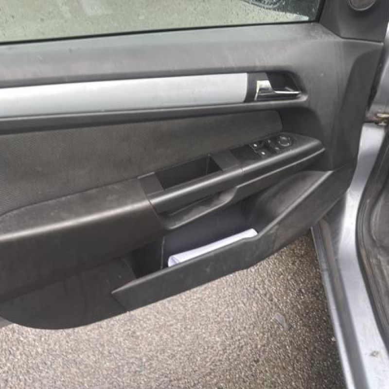 Serrure avant gauche OPEL ASTRA H Photo n°13