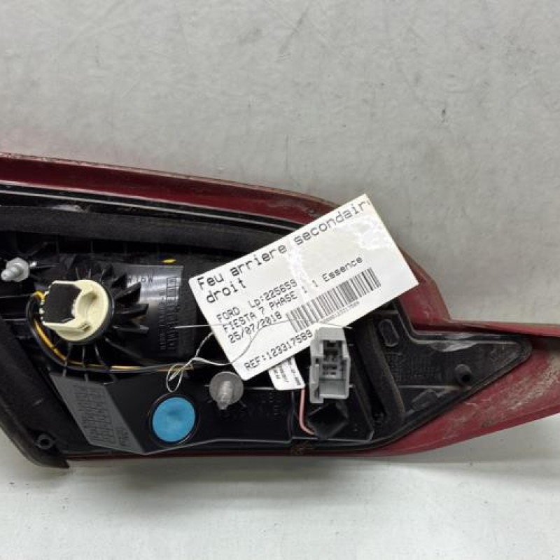 Feu arriere secondaire droit (feux) FORD FIESTA 7 Photo n°2
