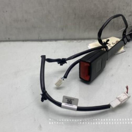 Attache ceinture avant droit NISSAN JUKE 1