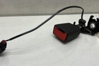 Attache ceinture arriere gauche FORD FIESTA 7 Photo n°1