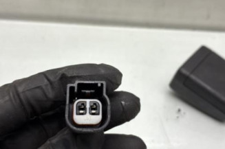 Attache ceinture arriere gauche FORD FIESTA 7