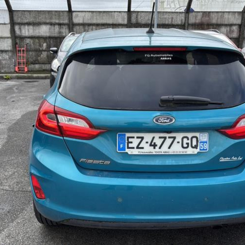 Attache ceinture avant gauche FORD FIESTA 7 Photo n°8