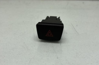 Bouton de warning FORD FIESTA 7 Photo n°1