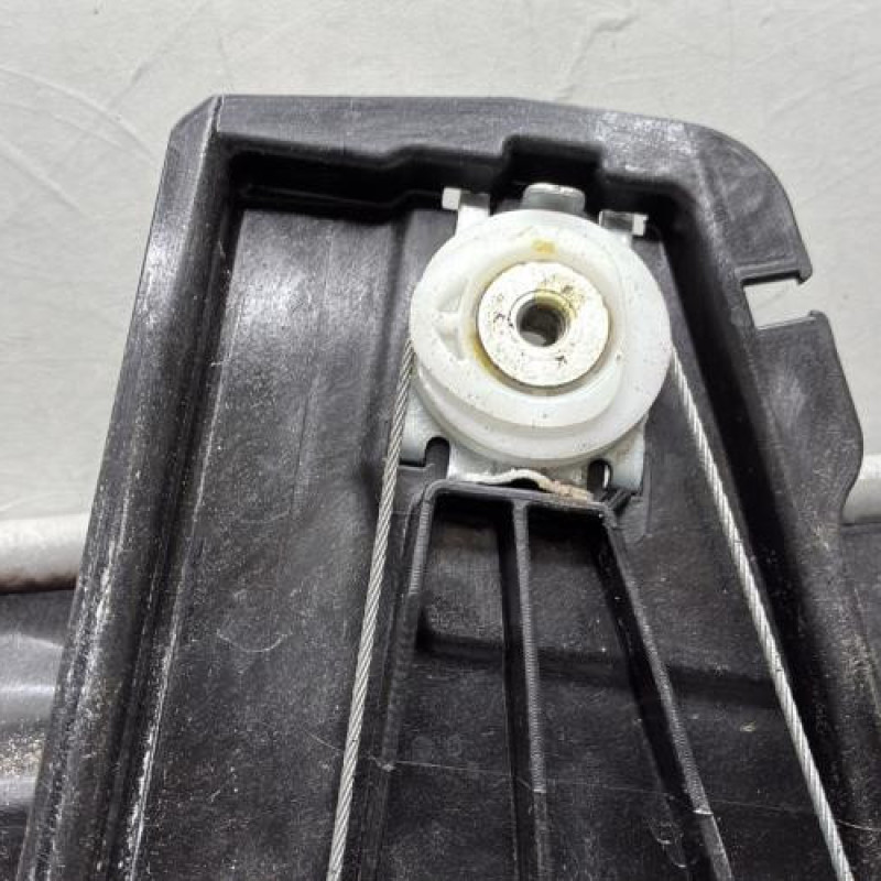 Leve vitre electrique avant gauche FORD FIESTA 7 Photo n°7