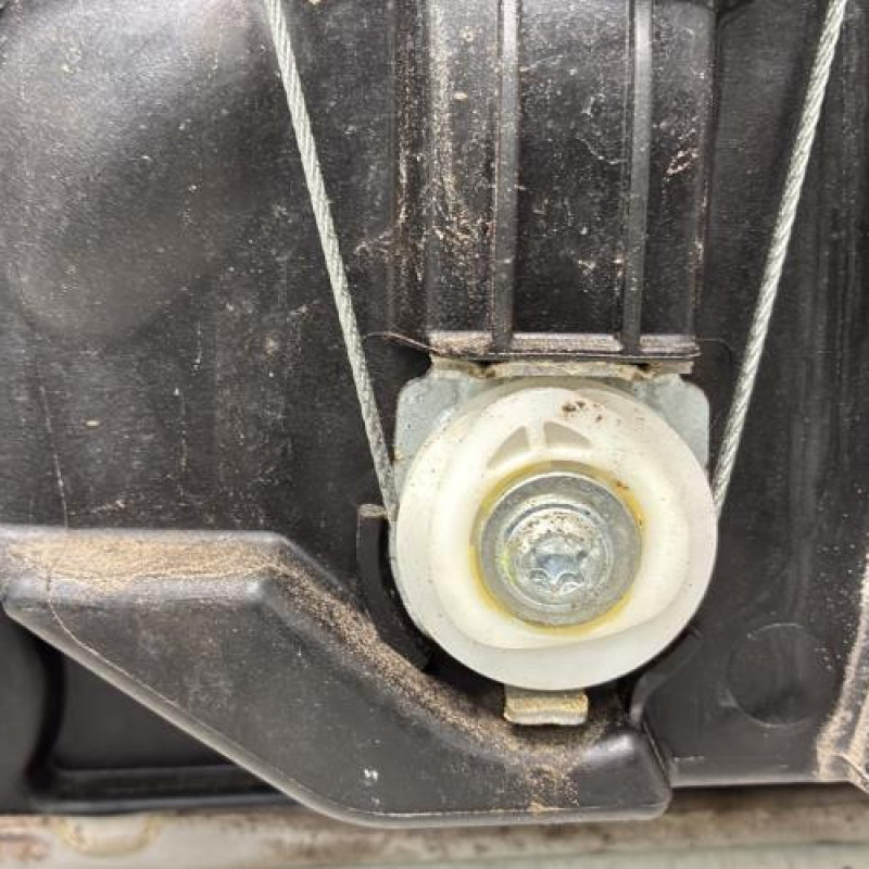 Leve vitre electrique avant gauche FORD FIESTA 7 Photo n°10