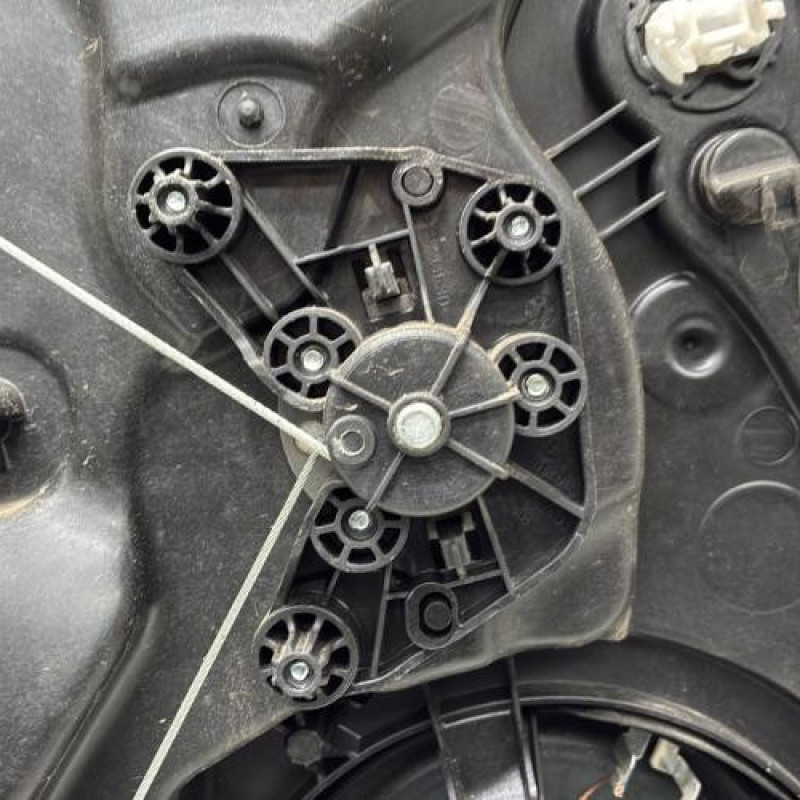 Leve vitre mecanique arriere droit FORD FIESTA 7 Photo n°4