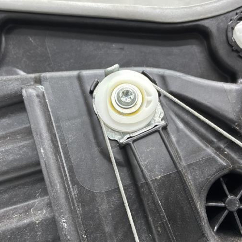 Leve vitre mecanique arriere droit FORD FIESTA 7 Photo n°6