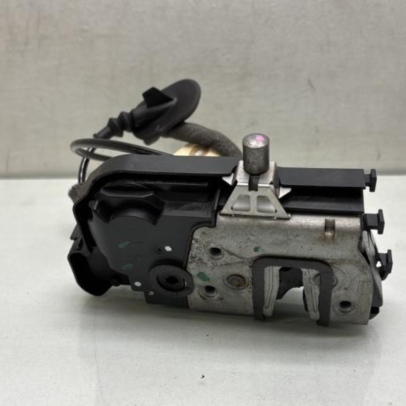 Serrure avant droit FORD FIESTA 7 Photo n°1