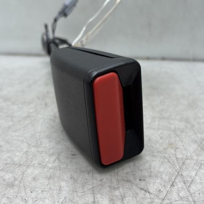 Attache ceinture avant droit RENAULT MEGANE 4 Photo n°2