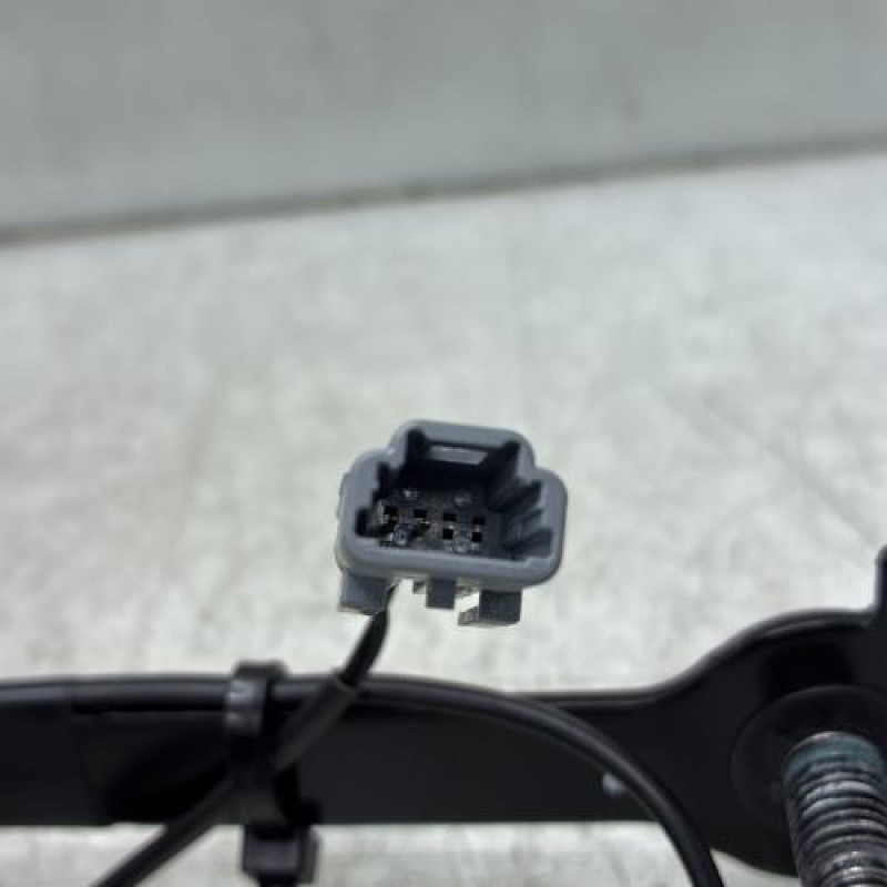 Attache ceinture avant droit RENAULT MEGANE 4 Photo n°4