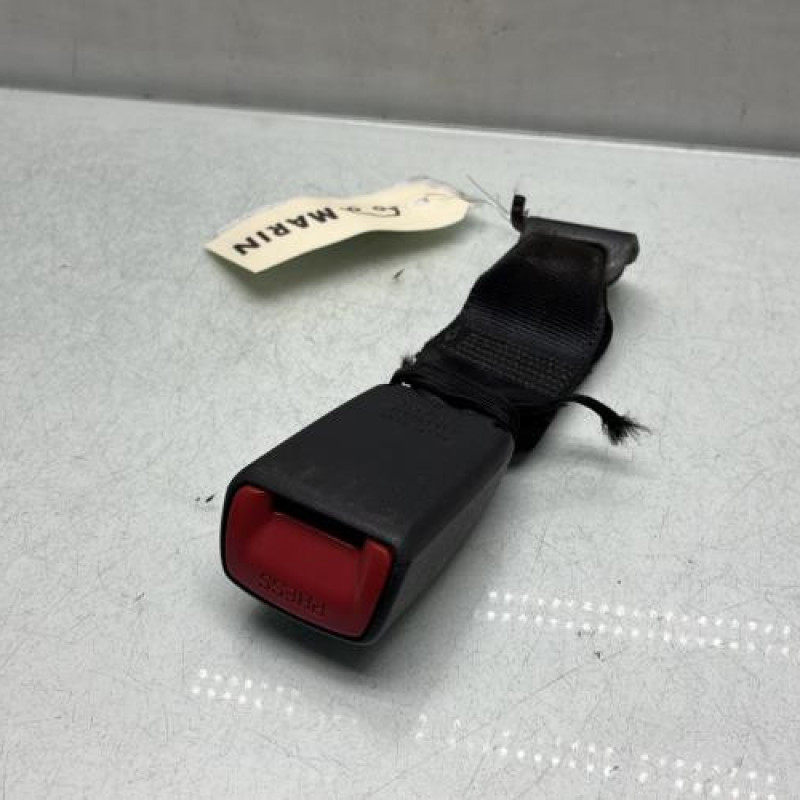 Attache ceinture arriere gauche TOYOTA YARIS 2 Photo n°2