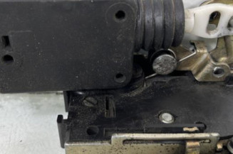 Serrure avant gauche CITROEN SAXO