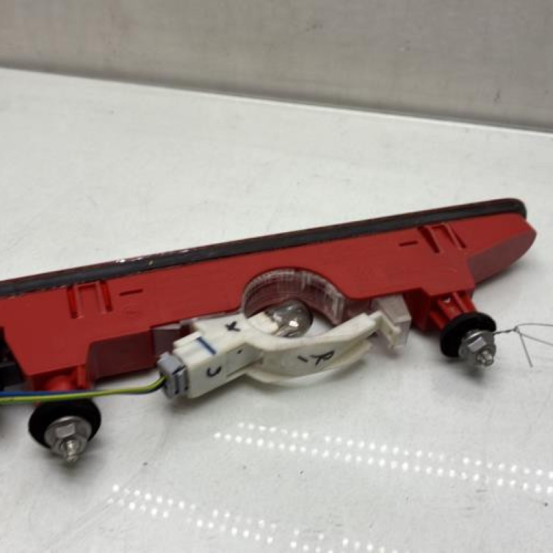 Feu arriere stop central CITROEN BERLINGO 2 Photo n°3