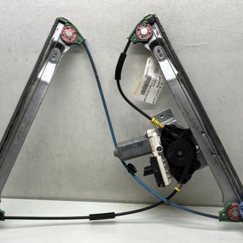 Leve vitre electrique avant gauche CITROEN C2 Photo n°1