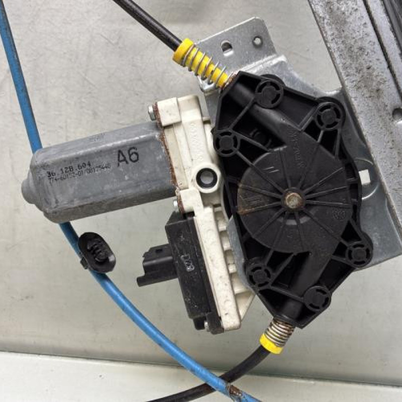 Leve vitre electrique avant gauche CITROEN C2 Photo n°3