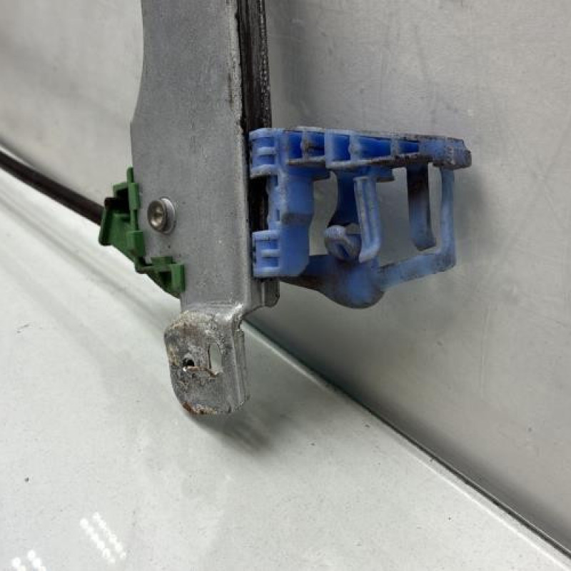 Leve vitre electrique avant gauche CITROEN C2 Photo n°7