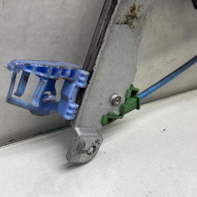 Leve vitre electrique avant gauche CITROEN C2 Photo n°8