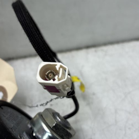 Antenne PEUGEOT 208 1